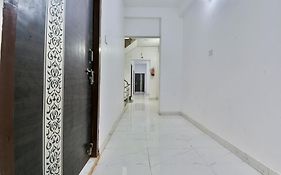 Hotel O Rainbow Homestay